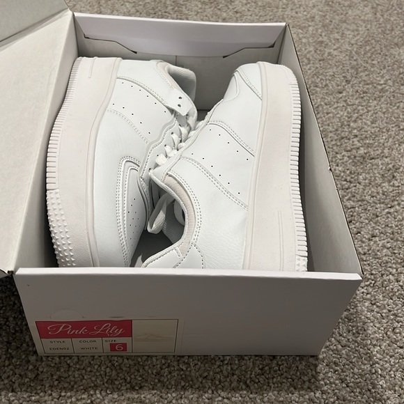Pink Lily White Leather Sneakers Size 6. Only tried on, never worn outside. - Picture 4 of 4